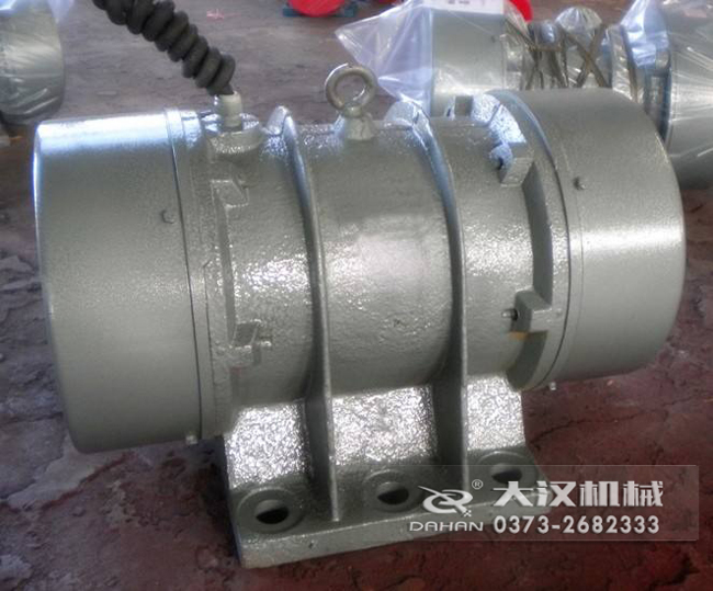 VB振動(dòng)電機(jī)是靠偏心塊的振動(dòng)而造成的，振動(dòng)源所以偏心塊的角度和大小是比較重要的。